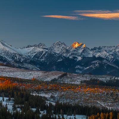 Papier peint  Coucher de soleil sur les montagnes