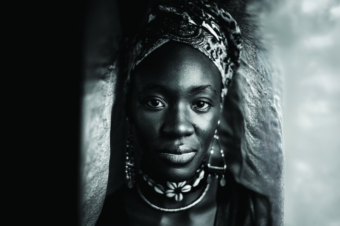 Papier peint  Portrait d'une belle femme africaine