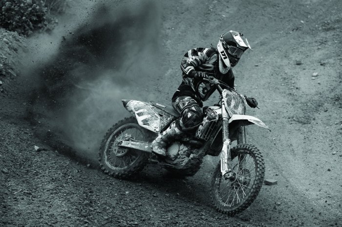 Papier peint  Homme roulant à moto