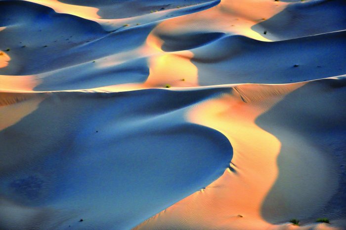 Papier peint  Sable du désert avec des rayons de soleil