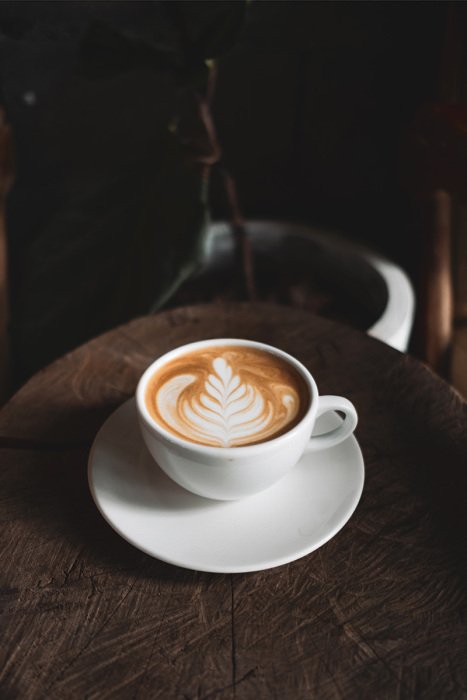 Tableau  Une élégante tasse de café au lait