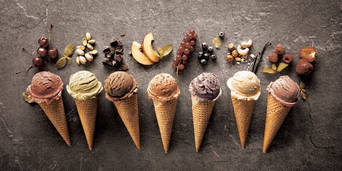 Tableau  Cornets de glace colorés aux saveurs variées