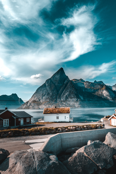 Poster  Reflet de la montagne sur un lac turquoise