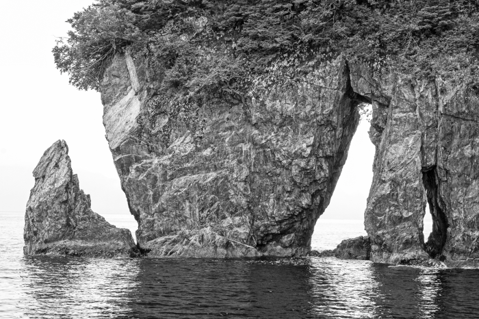 Poster  Falaises escarpées et monochromes