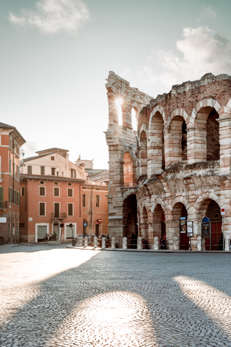 Poster  Arène historique en pierre avec arches