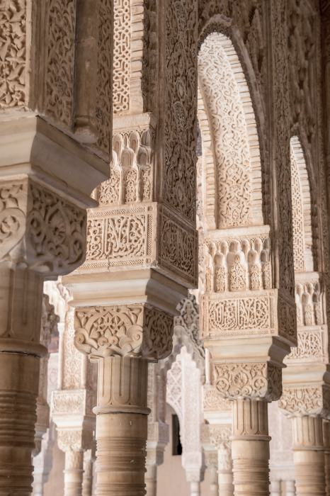 Poster  Colonnes ornementales dans la lumière