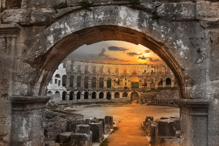 Poster  Coucher de soleil sur une architecture ancienne