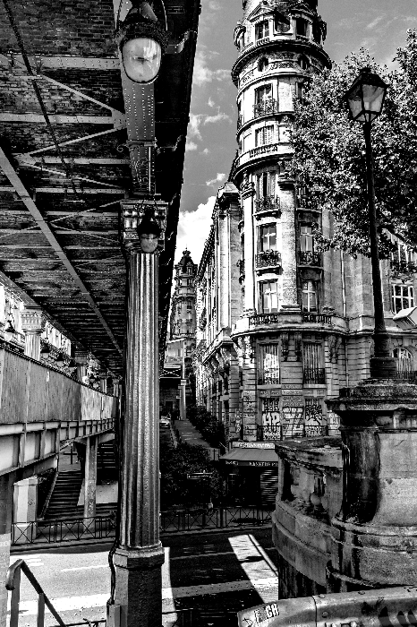 Poster  Une ville avec une perspective sous le viaduc