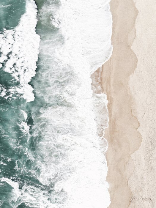 Poster  Vagues déchaînées et plage de sable