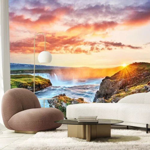 Papier peint  Le coucher de soleil pittoresque sur les paysages et les cascades. Kirkjufell montagne