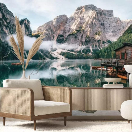 Papier peint  Panoramic view of Braies Lake with the hut and boats in Dolomites mountains and Seekofel in the morning, Pragser Wildsee, South Tirol, Italy