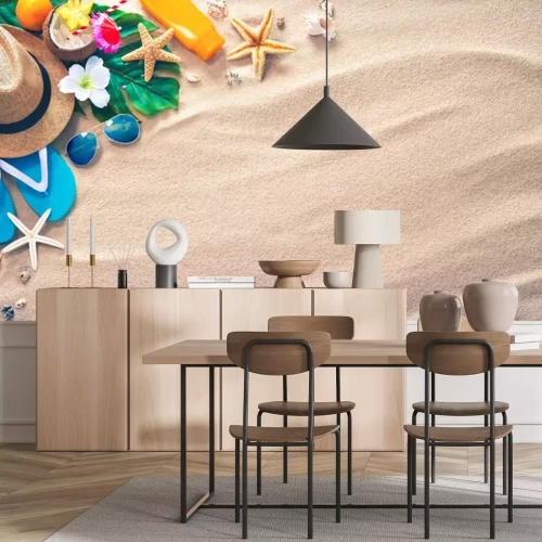 Sticker  Chapeau de paille avec un cocktail exotique et des lunettes de soleil sur la plage de sable