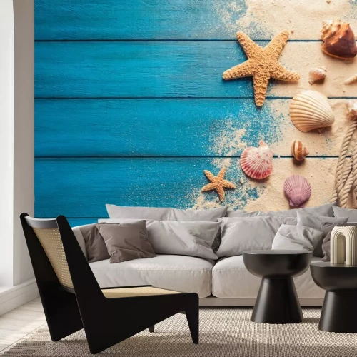 Sticker  concept de scène de plage avec coquillages et étoile de mer sur un fond en bois bleu