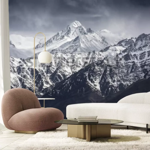 Papier peint  Montagnes enneigées aux couleurs sombres