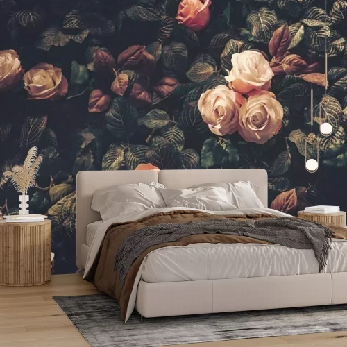 Papier peint  Roses chic au feuillage foncé
