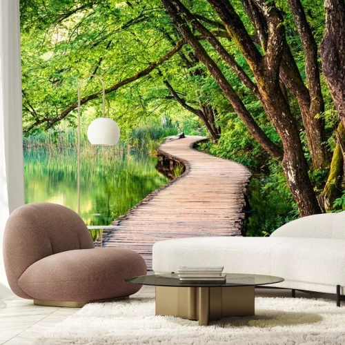 Papier peint  Promenade en bois au bord d'un lac dans un parc croate