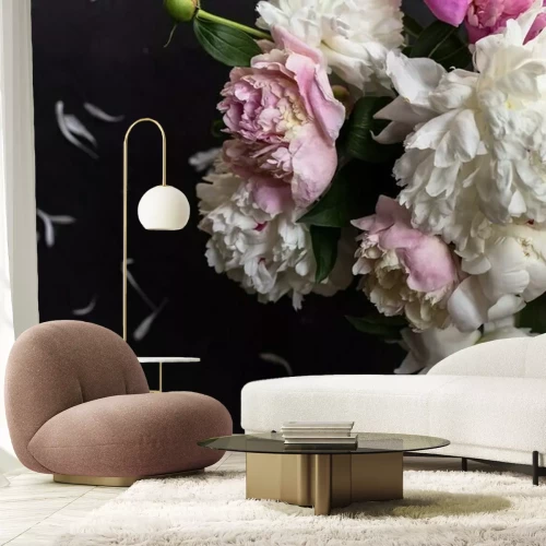 Papier peint  Pivoines roses et blanches sur fond sombre