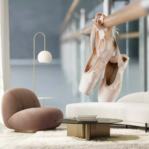 Papier peint  Chaussons de pointe roses sur une barre dans un studio de danse