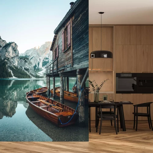 Sticker  Bateaux sur un lac dans une vallée de montagne