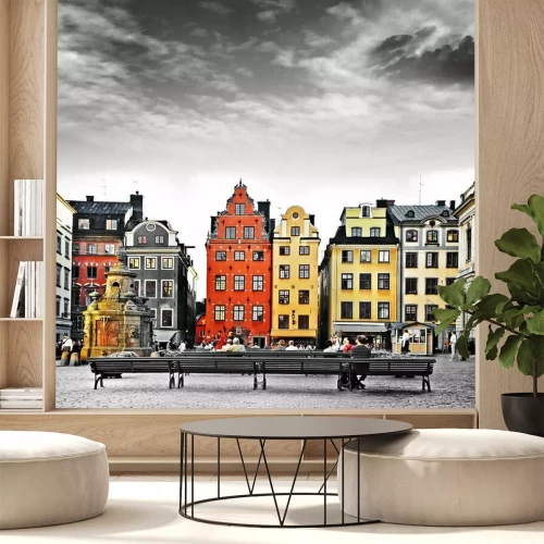 Papier peint  Maisons colorées sous un ciel noir et blanc