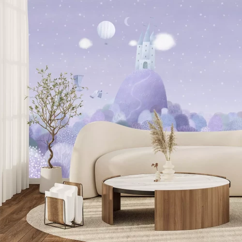 Papier peint  Un château sur une colline parmi les arbres, un paysage de conte de fées