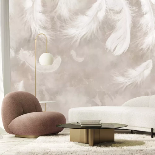 Papier peint  Plumes blanches sur fond beige à l'aquarelle