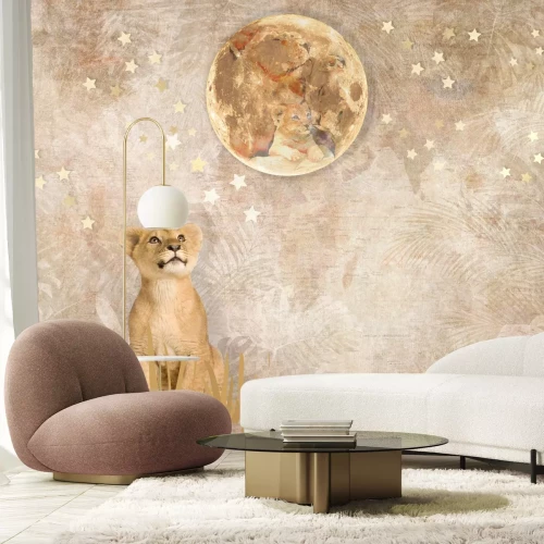 Papier peint  Un petit lion et une pleine lune sur un fond aquarelle