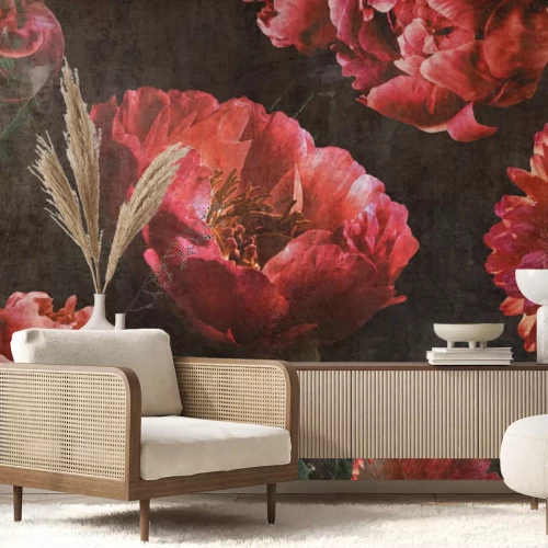 Papier peint  Fleurs rouges sur un fond texturé sombre