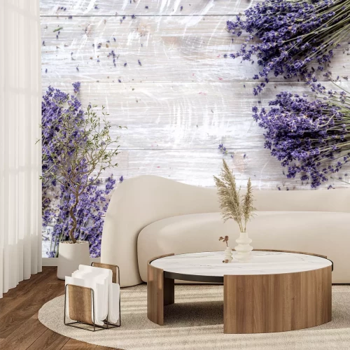 Papier peint  Bouquets de lavande sur une table en bois blanchie à la chaux