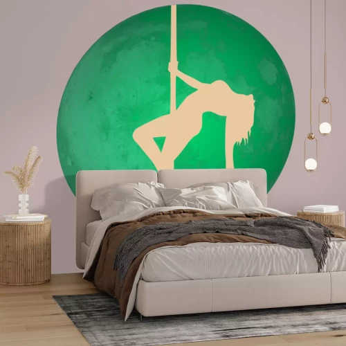 Papier peint  Femme dansant sur une barre sous la pleine lune