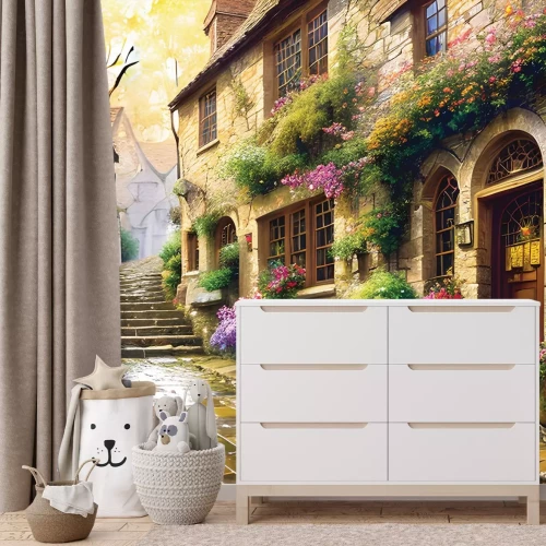 Papier peint  Ruelle avec des immeubles entourés de fleurs