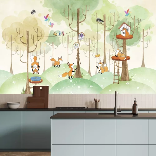 Papier peint  Renards jouant dans la forêt avec des collines