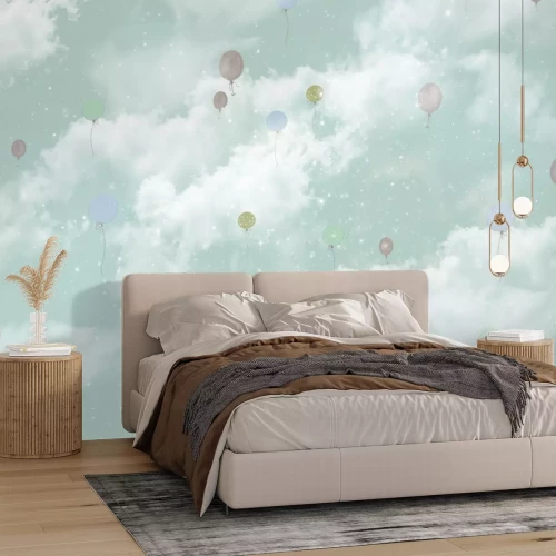 Papier peint  Ballons sur le fond des nuages ​​dans le ciel étoilé