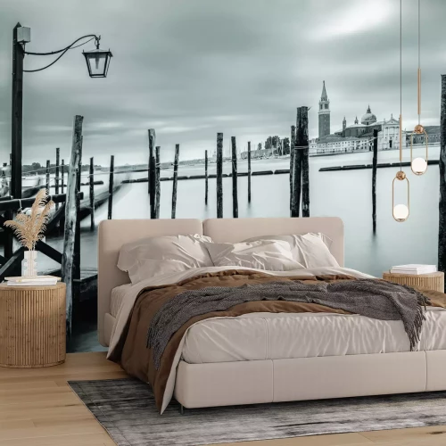 Papier peint  Photo en noir et blanc avec vue sur une église