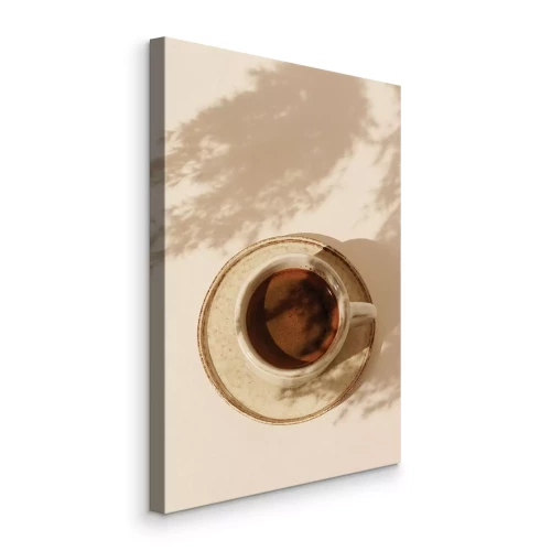 Tableau  Une élégante tasse en céramique contenant du café aromatique