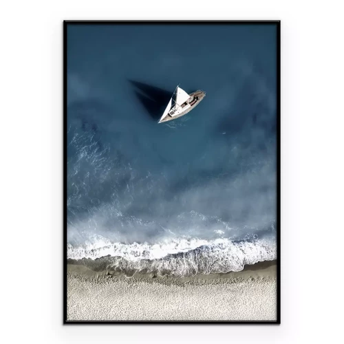 Poster  Un bateau blanc à la frontière du sable et des vagues