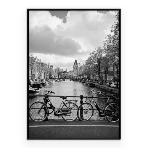 Poster  Paysage urbain en noir et blanc sur le canal