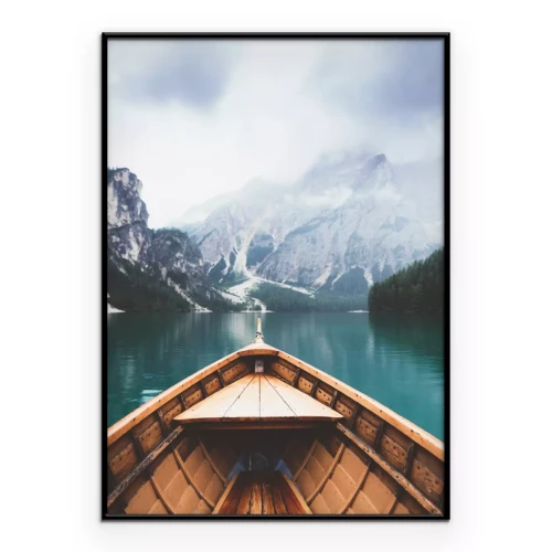 Poster  Vue minimaliste d'un bateau dans les montagnes