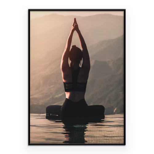 Poster  Femme méditant au bord d'un bassin paysager