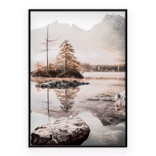 Poster  Matin ensoleillé dans les montagnes avec brouillard paysage pittoresque