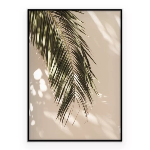 Poster  Feuille de palmier verte sur fond beige dans un style bohème
