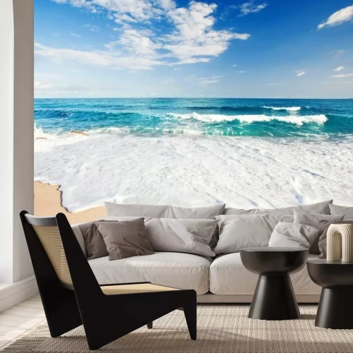 Papier peint  Plage au bord de la mer avec des vagues et du sable clair