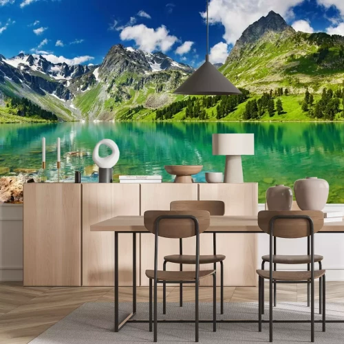 Papier peint  Vue ensoleillée sur un lac de montagne