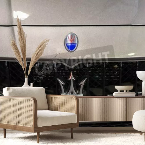 Papier peint  BUCAREST, ROUMANIE - 31 octobre 2014: Maserati Inscrivez rapproché. Maserati est un fabricant de voitures de luxe italienne établie en 1914 à Bologne et son emblème est un trident.
