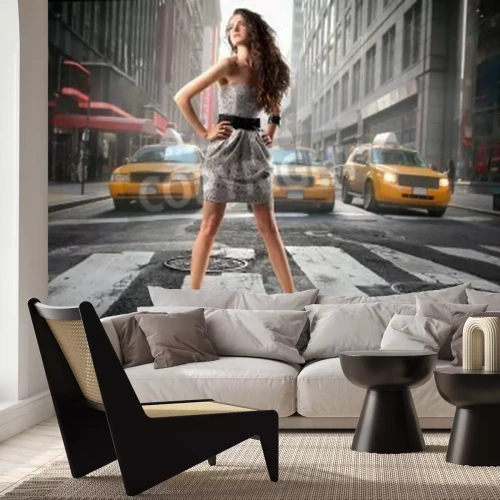 Papier peint  Femme et taxis en arrière-plan