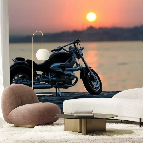 Papier peint  Moto au bord de la mer au coucher du soleil