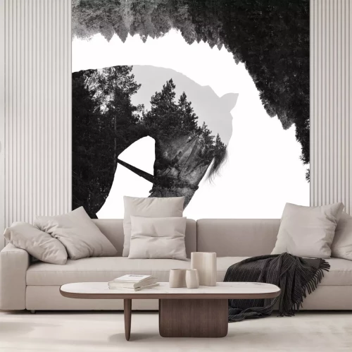 Papier peint  Cheval monochrome dans une composition avec des sapins