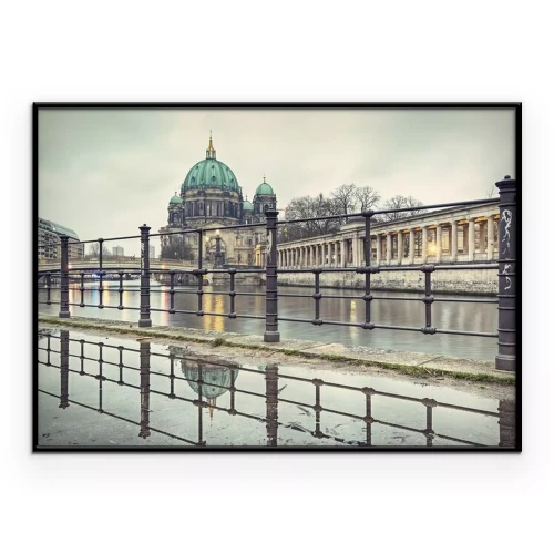 Poster  Cathédrale de Berlin par une journée nuageuse et pluvieuse