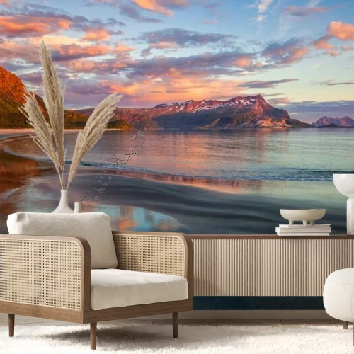 Papier peint  Plage et mer avec un arrière-plan de montagnes