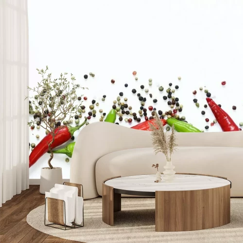 Papier peint  Piments et grains de poivre sur fond blanc